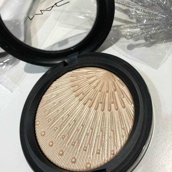 BNIB!!! MAC. Firelit Kit - Double Gleam - Picture 3 of 6